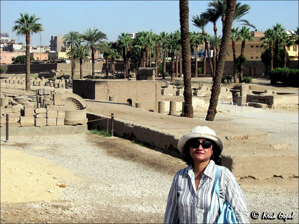138-3821_Luxor