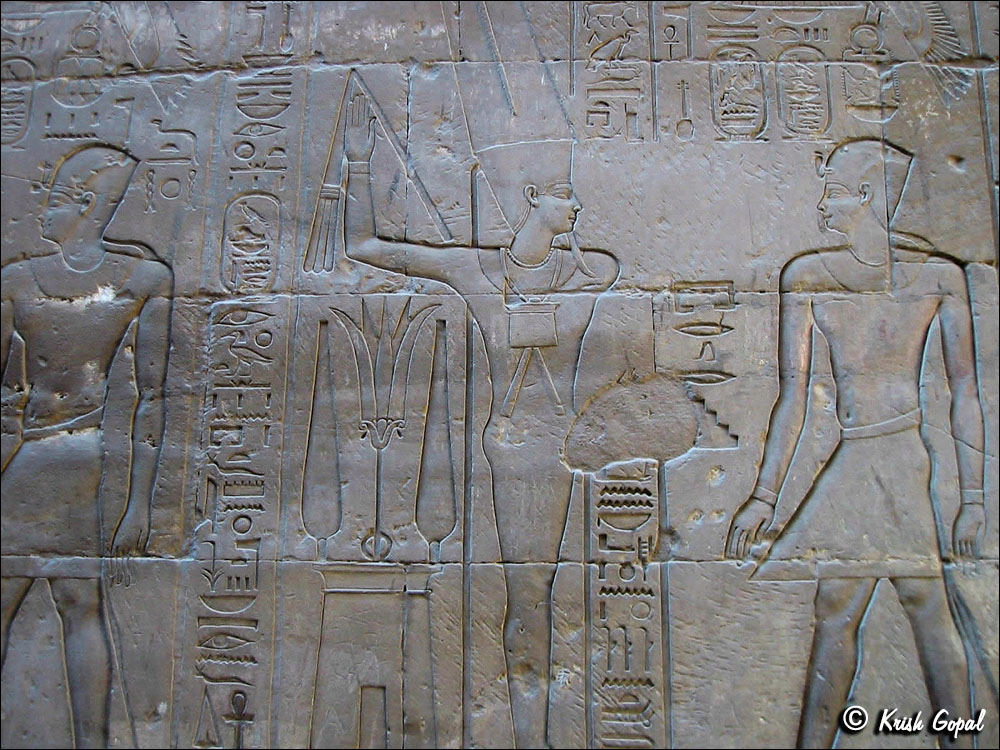 138-3851_Luxor
